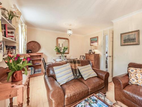 Χώρος καθιστικού στο 2 Bed in Narberth 84026