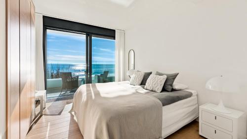 Breath Taking Front Line Beach Villa with Sauna & Jacuzzi