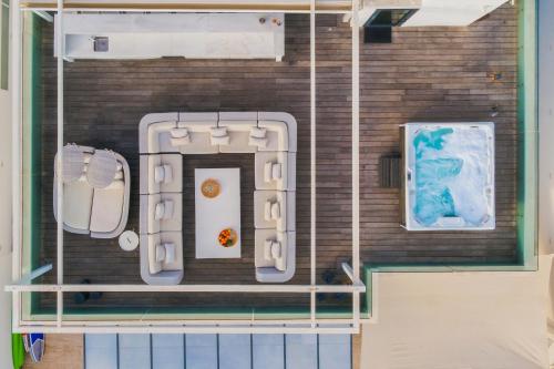 Breath Taking Front Line Beach Villa with Sauna & Jacuzzi