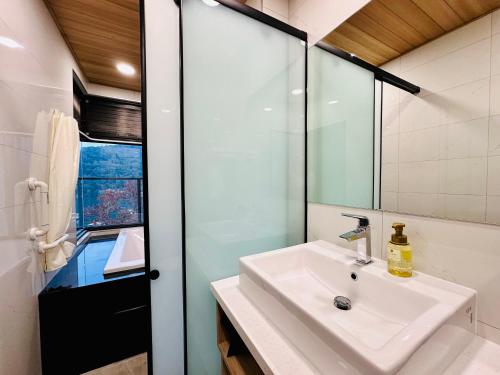 Et badeværelse på 水秀一方Sun Moon Lakeside Boutique Hotel