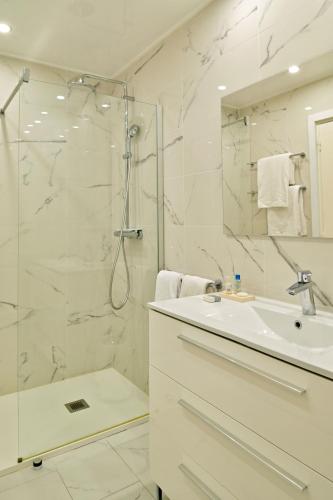 Un baño de Hôtel Pietracap