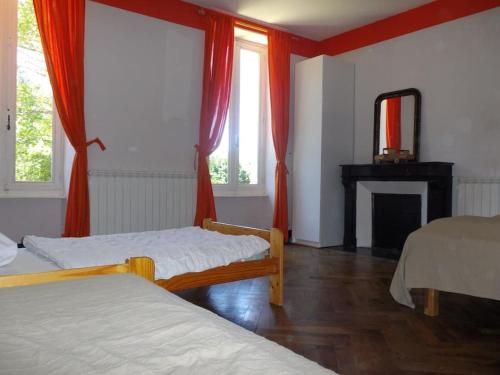 Photo de la galerie de l'établissement Grande maison familiale XIXieme, à Jausiers