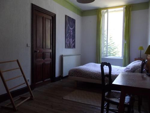 Photo de la galerie de l'établissement Grande maison familiale XIXieme, à Jausiers