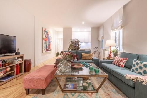 Elegant 2-Bed Apartment in Salamanca Madrid