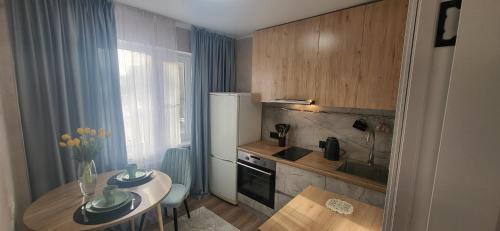 Nhà bếp/bếp nhỏ tại LUX HOME