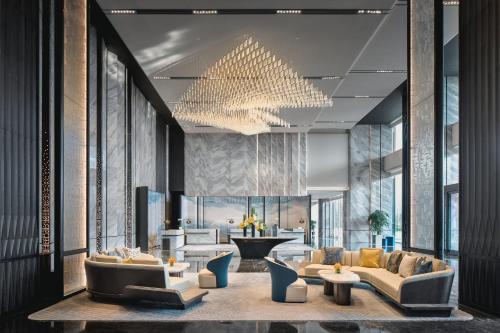 Ruang duduk di Crowne Plaza Ezhou by IHG
