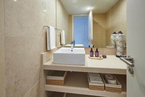 Φωτογραφία από το άλμπουμ του Luxury Ocean View Apartment στο Κασκάις