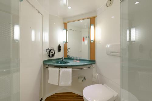 Koupelna v ubytování ibis Heilbronn City