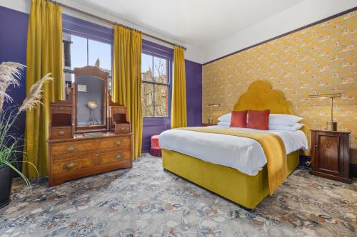 Deluxe Double Room with Shower - Non-Smoking