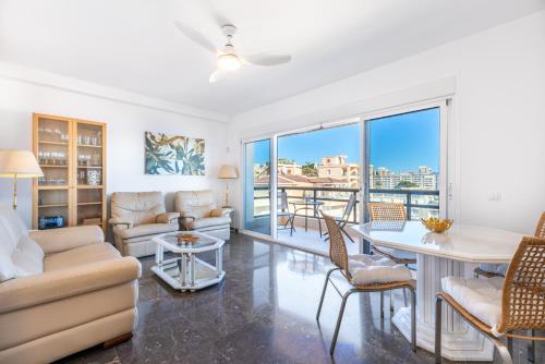 La Carihuela Beachfront II - Comfort, Style & Sea Views