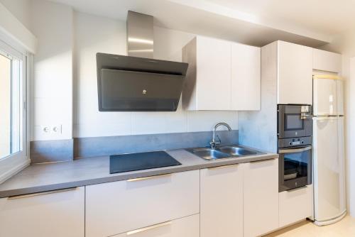 La Carihuela Beachfront II - Comfort, Style & Sea Views