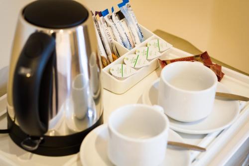 Oprema za pripravo čaja oz. kave v nastanitvi Fair Oak House Exeter Airport