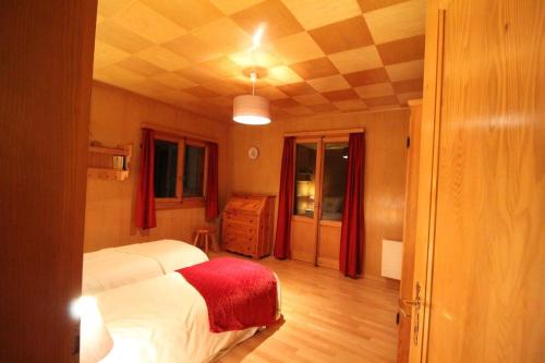 Photo de la galerie de l'établissement Chalet Privé avec vue imprenable sur les alpes, à Crans-Montana