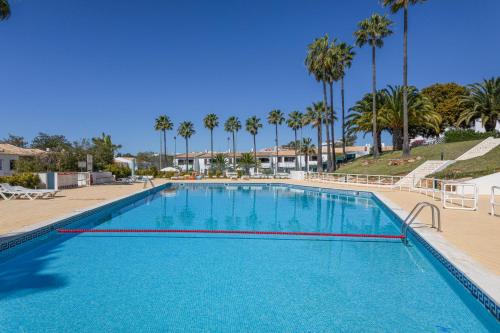 Piscina de la sau aproape de The Albufeira Concierge - Casa IÊ