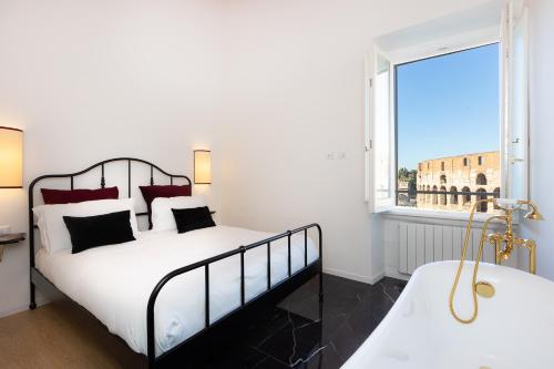 Colosseo View Atmosphere by Rental in Rome