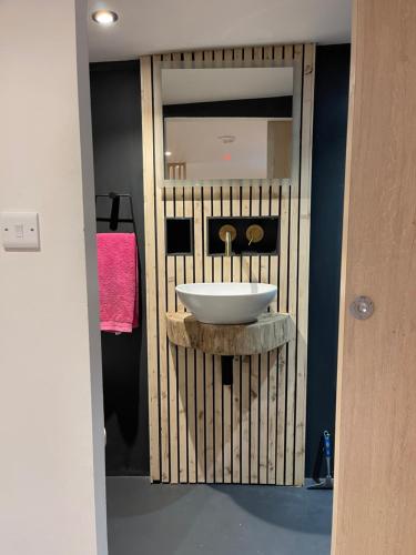 Fotografie z fotogalerie ubytování El Nido - Cosy cabin in Southbourne, 5 mins from beach v destinaci Iford