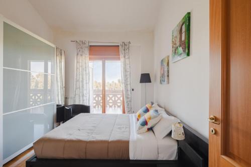EUR Moravia Attico panoramico con terrazzo, fino a 5 ospiti