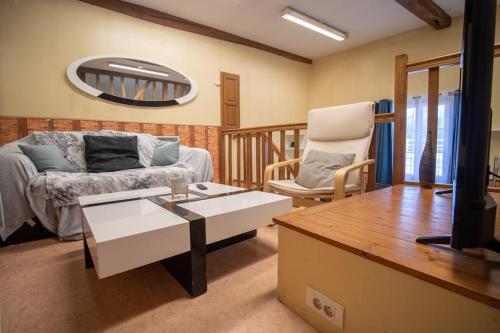 Maison chaleureuse avec jardin et parking