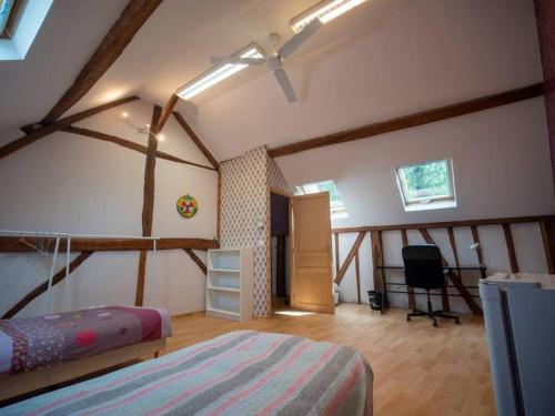 Photo de la galerie de l'établissement Maison chaleureuse avec jardin et parking, à Troissereux