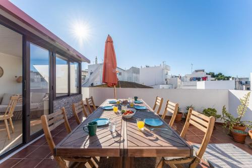 Wonderful 3 BDR Duplex W/ Terrace by LovelyStay