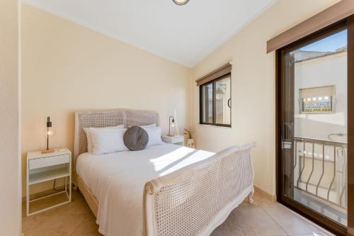Wonderful 3 BDR Duplex W/ Terrace by LovelyStay