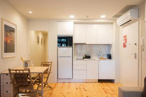 Cosy House Downtown Porto with swimming pool and AC