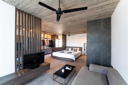 Golden Sun Luxury Apartment Adults Only
