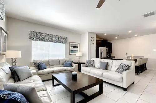 Stunning 5 bedroom house near Disney photo 1