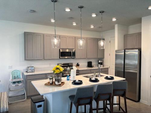 Brand new lux townhome close to Disney photo 6