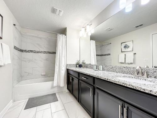 Stunning 5 bedroom house near Disney photo 10