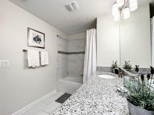 Stunning 5 bedroom house near Disney photo 11