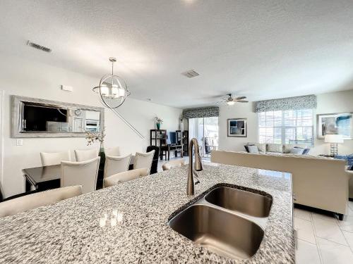 Stunning 5 bedroom house near Disney photo 19