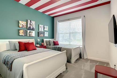 Postel nebo postele na pokoji v ubytování Resort style villa close to Disney and other parks