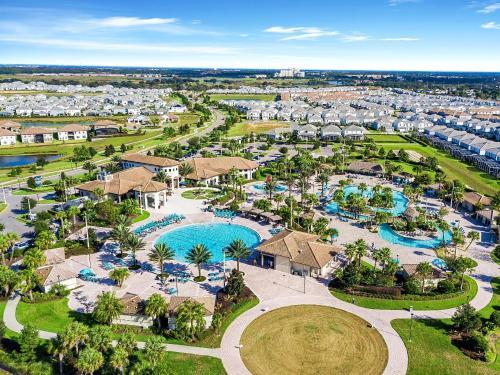 Stunning 5 bedroom house near Disney photo 57