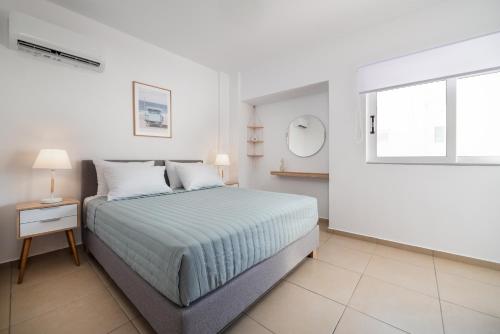 Sunny Stay - 3 min Walk to Beach & Town - IV