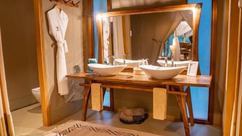 Koupelna v ubytování Soroi Luxury Migration Camp