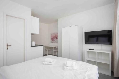 Urban Oasis with Queen Bed and View BE-33