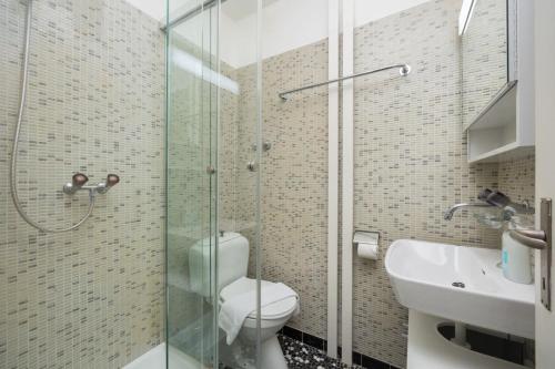 Urban Oasis with Queen Bed and View BE-23