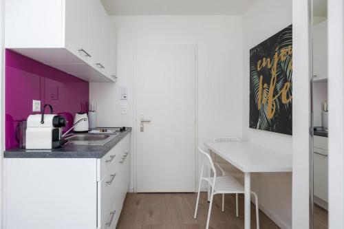Urban Oasis with Queen Bed and View BE-23