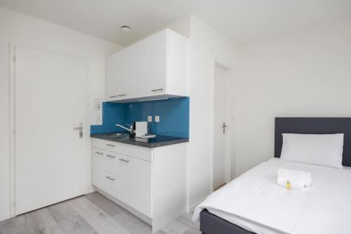 Urban Oasis with Queen Bed and View BE-24