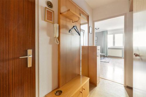 A bathroom at K&K Apartments Schönbrunn - Kingsize Bed & Netflix Self Check-In