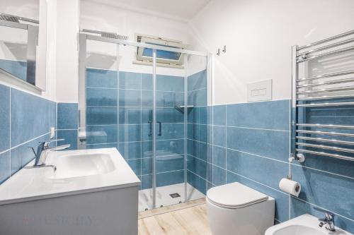 Et badeværelse på La Dimora del Mare by Domus Sicily