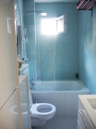 Stylish Flat with Balcony Facing Southにあるバスルーム