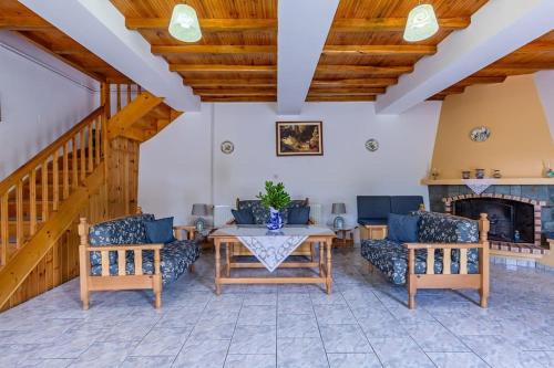 Гостиная зона в Avgeri Villa