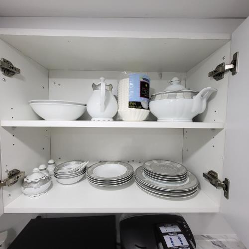 Kuchyň nebo kuchyňský kout v ubytování New Two Bedroom Entire Basement Apartment in Angus