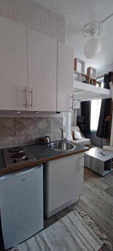 Studio hyper centre entre port et remblai