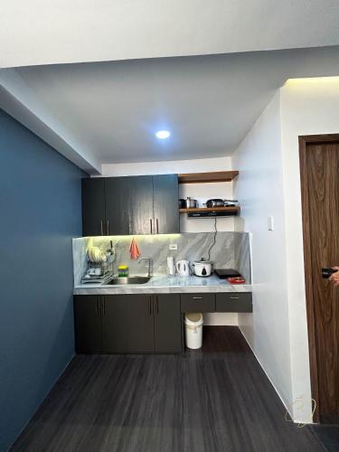 Ένα μπάνιο στο CJ Apartments