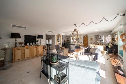 Cannes Luxury Rental - Pretty 3 bedroom apartment to rent with 50m terrace