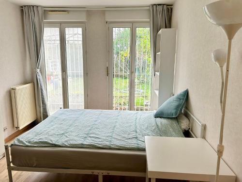 Gallery image of Studio for women - Room with kitchen and WC private in Vitry-sur-Seine