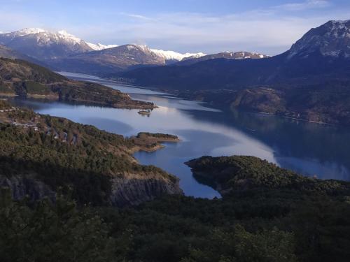 Entre lac et montagnes